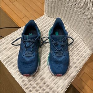 Hoka One One Women’s Arahi 5 Blue Trail Running Shoes Size 10 B wide blue